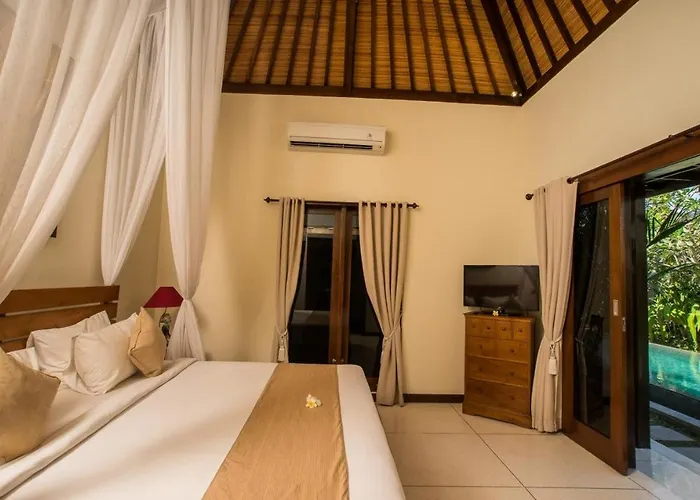 Md 3 Bedroom, Sunny Pool In Eat St Location Villa