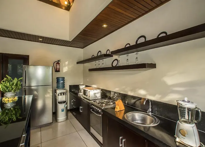 Md 3 Bedroom, Sunny Pool In Eat St Location Villa Seminyak